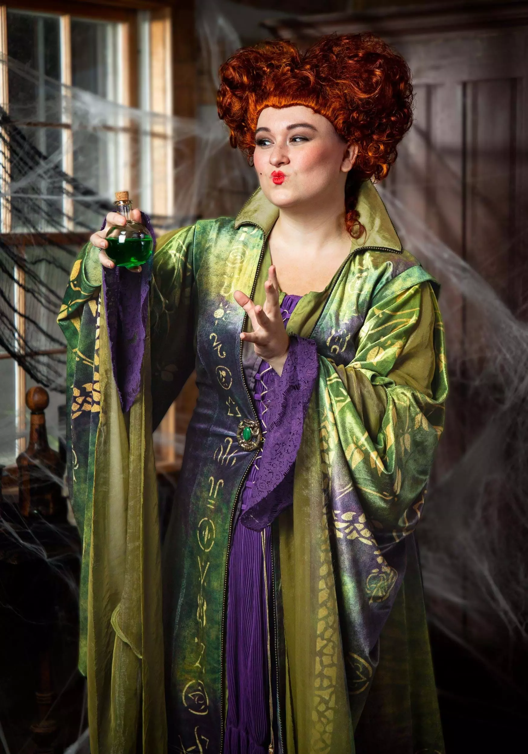 Fun Costumes Winifred Sanderson Costume For Plus Size Women From Disney's Hocus Pocus 4 Fun Costumes Winifred Sanderson Costume For Plus Size Women From Disney's Hocus Pocus - Image 2